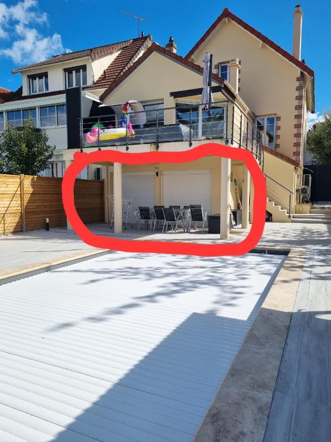 Apartamento Ravissant Studio avec piscine privée et jardin Rueil-Malmaison Exterior foto
